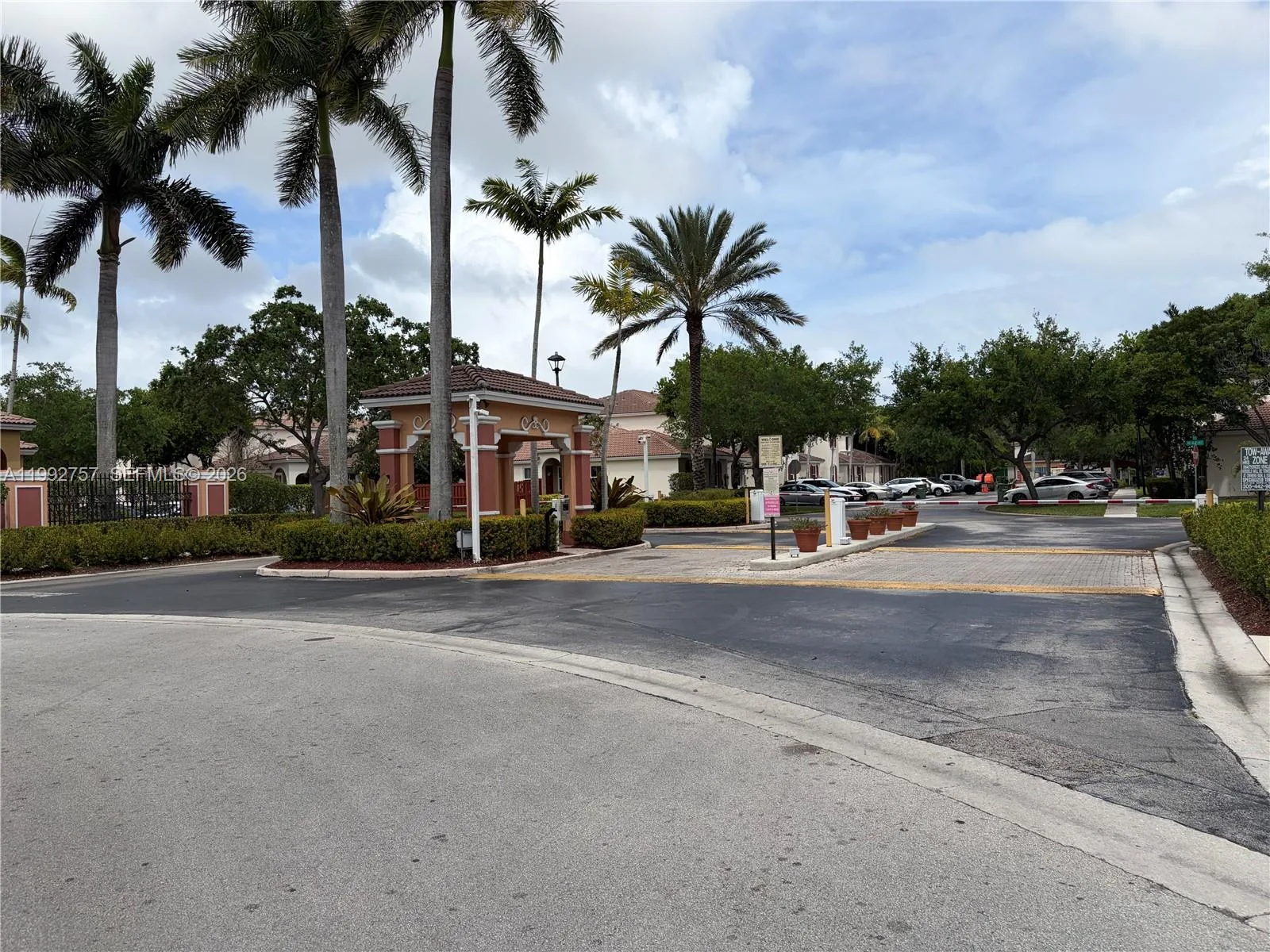 2281 NE 42nd Ave, Homestead, FL 33033 photo 3