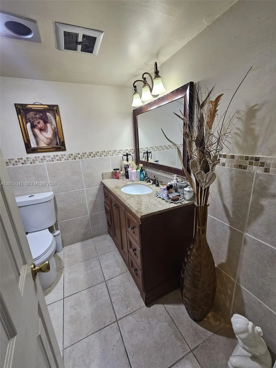 1670 NE 191st St # 109-3, Miami, FL 33179 photo 11
