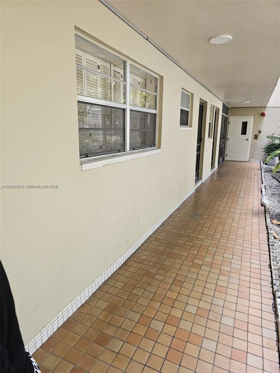1670 NE 191st St # 109-3, Miami, FL 33179 photo 2