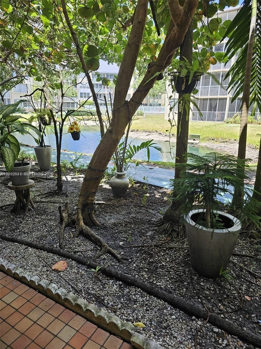 1670 NE 191st St # 109-3, Miami, FL 33179 photo 3