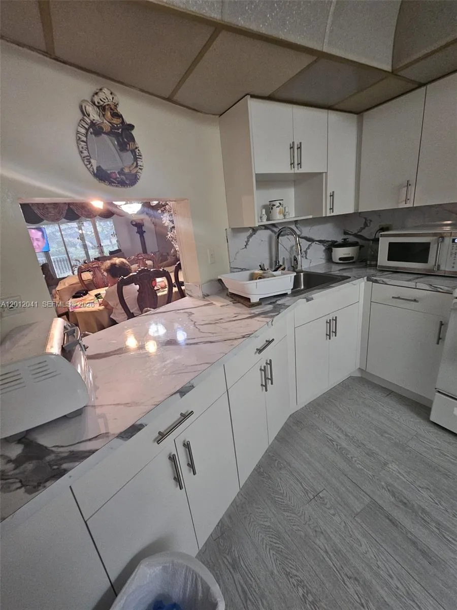 1670 NE 191st St # 109-3, Miami, FL 33179 photo 8