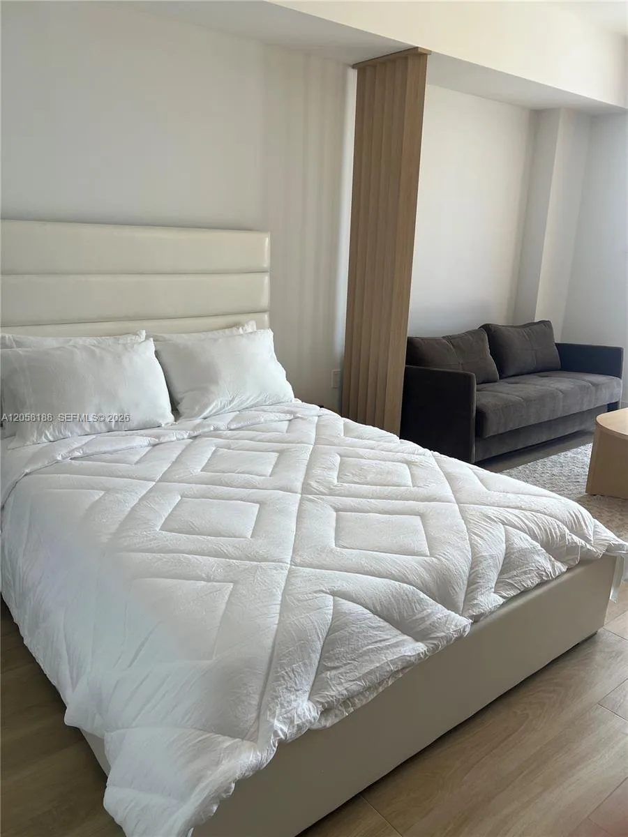 90 NE 32 # 821, Miami, FL 33137