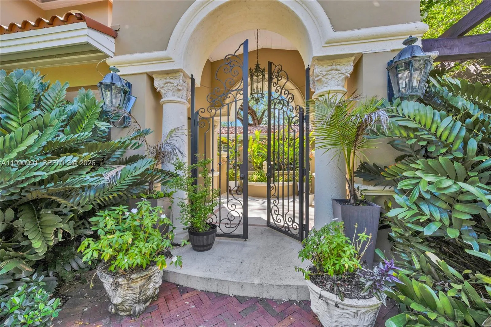 6200 Granada Blvd, Coral Gables, FL 33146 photo 3