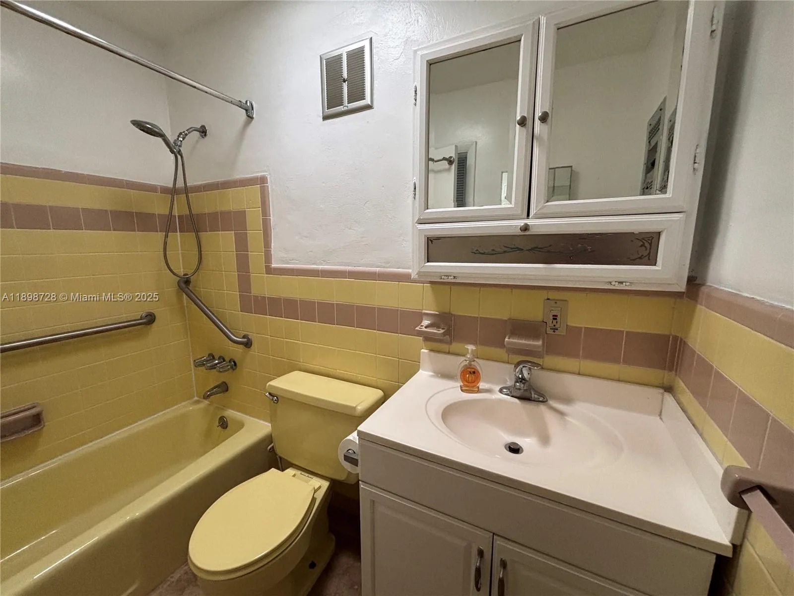 441 Collins Ave # 27, Miami Beach, FL 33139 photo 12
