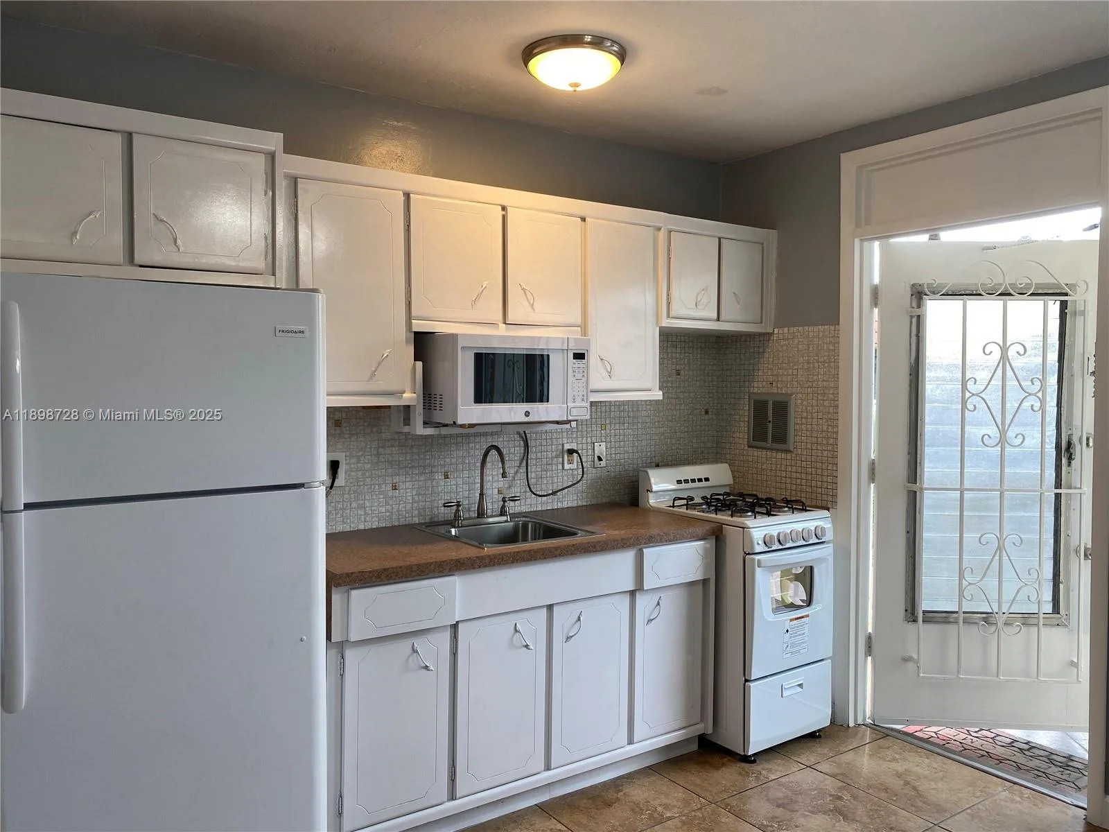 441 Collins Ave # 27, Miami Beach, FL 33139 photo 9