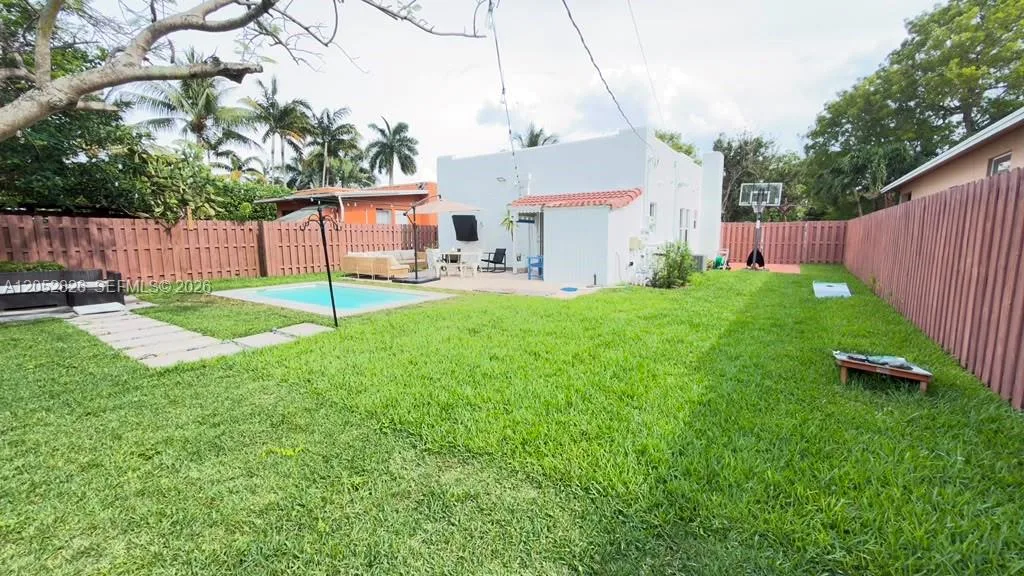 220 SW 5th St, Dania Beach, FL 33004