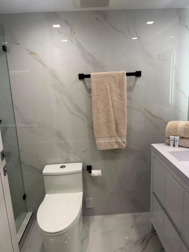 251 174th St # 1414, Sunny Isles Beach, FL 33160 photo 13