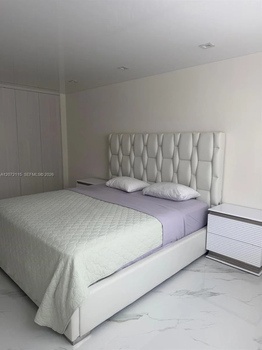 251 174th St # 1414, Sunny Isles Beach, FL 33160 photo 2