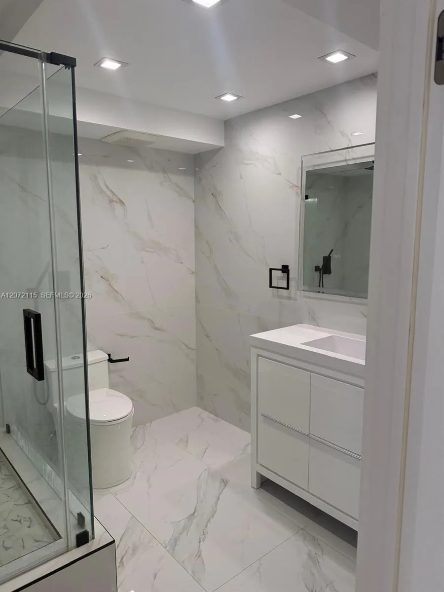 251 174th St # 1414, Sunny Isles Beach, FL 33160 photo 3