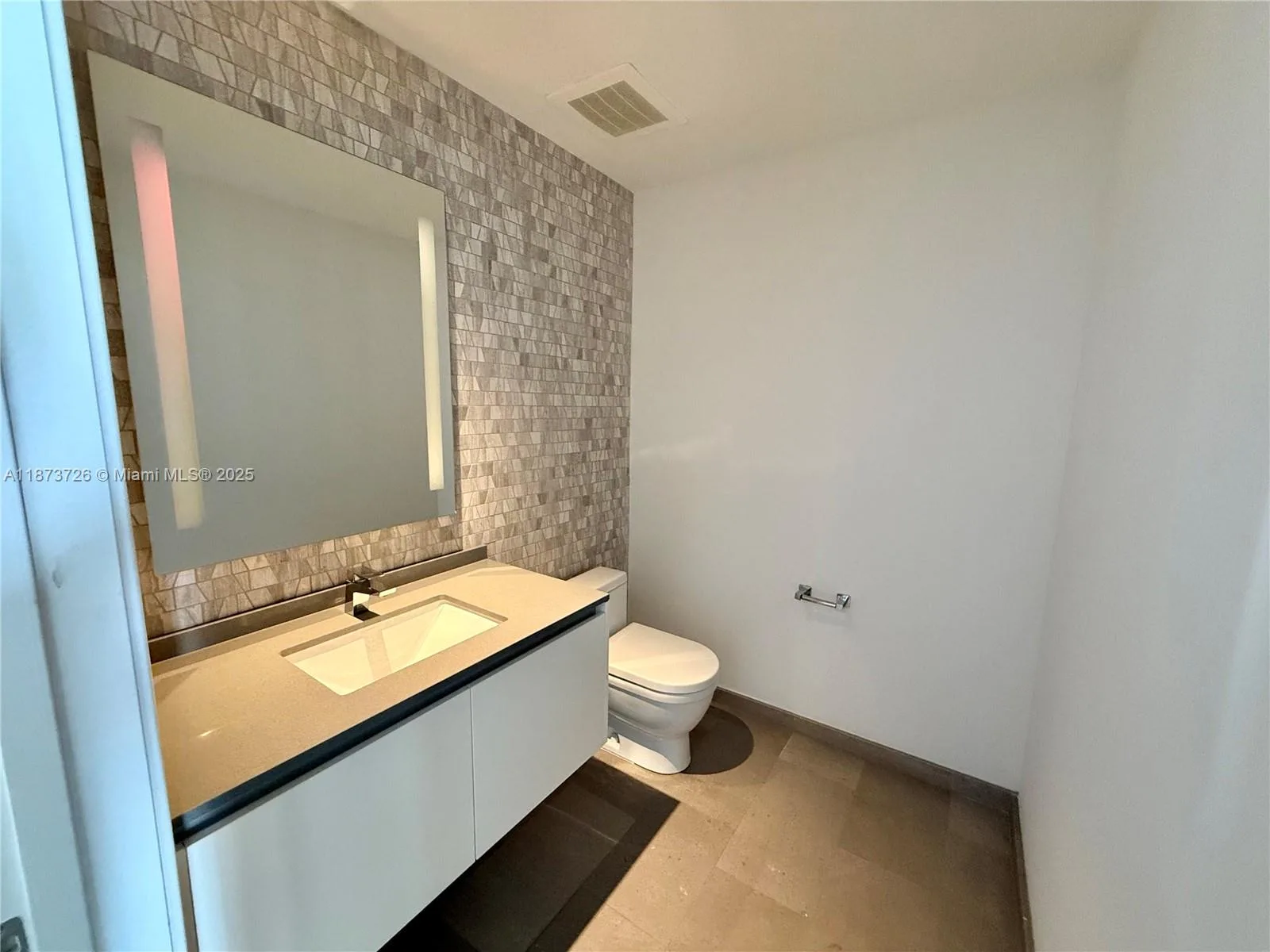 88 SW 7th St # 3105, Miami, FL 33130 photo 4