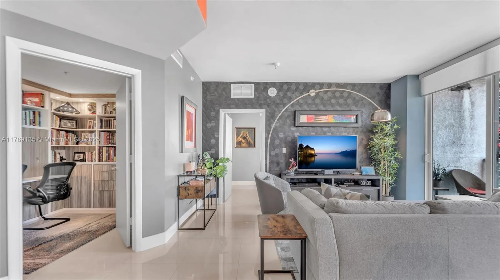244 Biscayne Blvd # 1508, Miami, FL 33132 photo 3