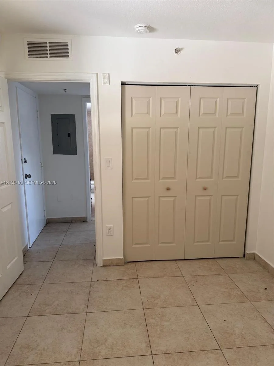 2647 NW 25th ave # 304, Miami, FL 33142 photo 2