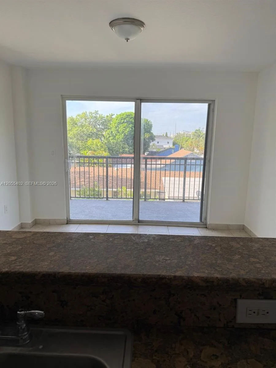 2647 NW 25th ave # 304, Miami, FL 33142 photo 3