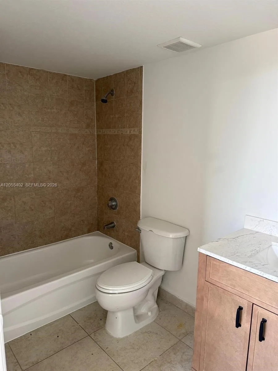2647 NW 25th ave # 304, Miami, FL 33142 photo 4