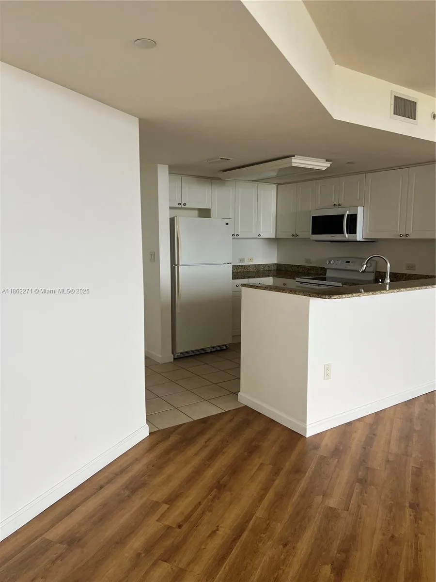 19501 W Country Club Dr # 1411, Aventura, FL 33180