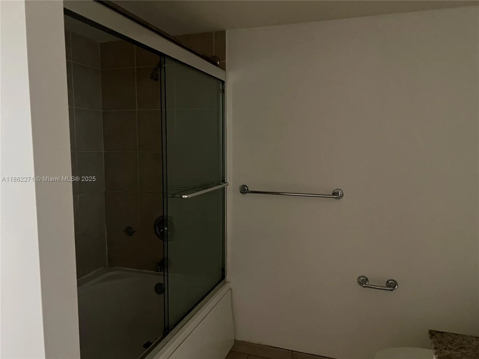 19501 W Country Club Dr # 1411, Aventura, FL 33180 photo 8