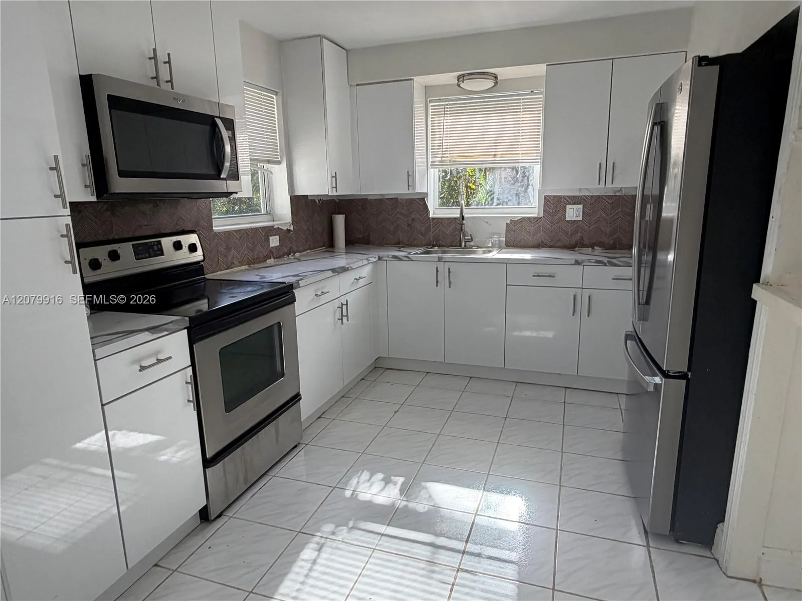 2446 Johnson St, Hollywood, FL 33020 — zdjęcie 3