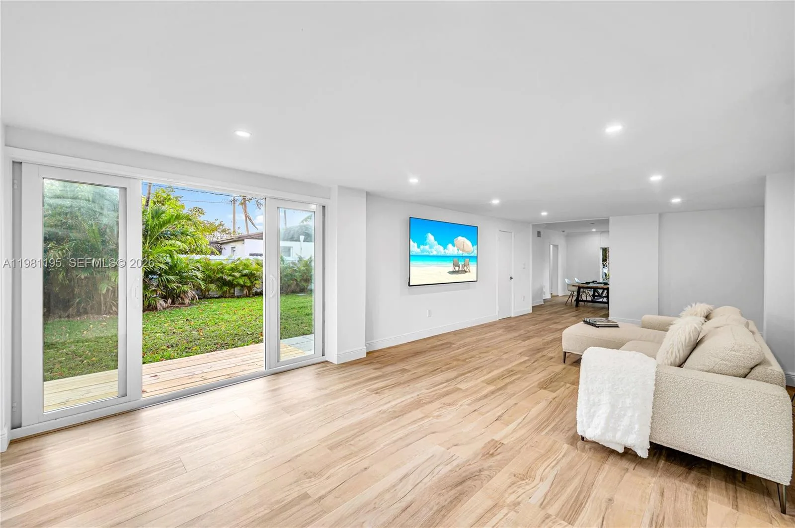 1960 NE 182nd St, North Miami Beach, FL 33162 photo 8