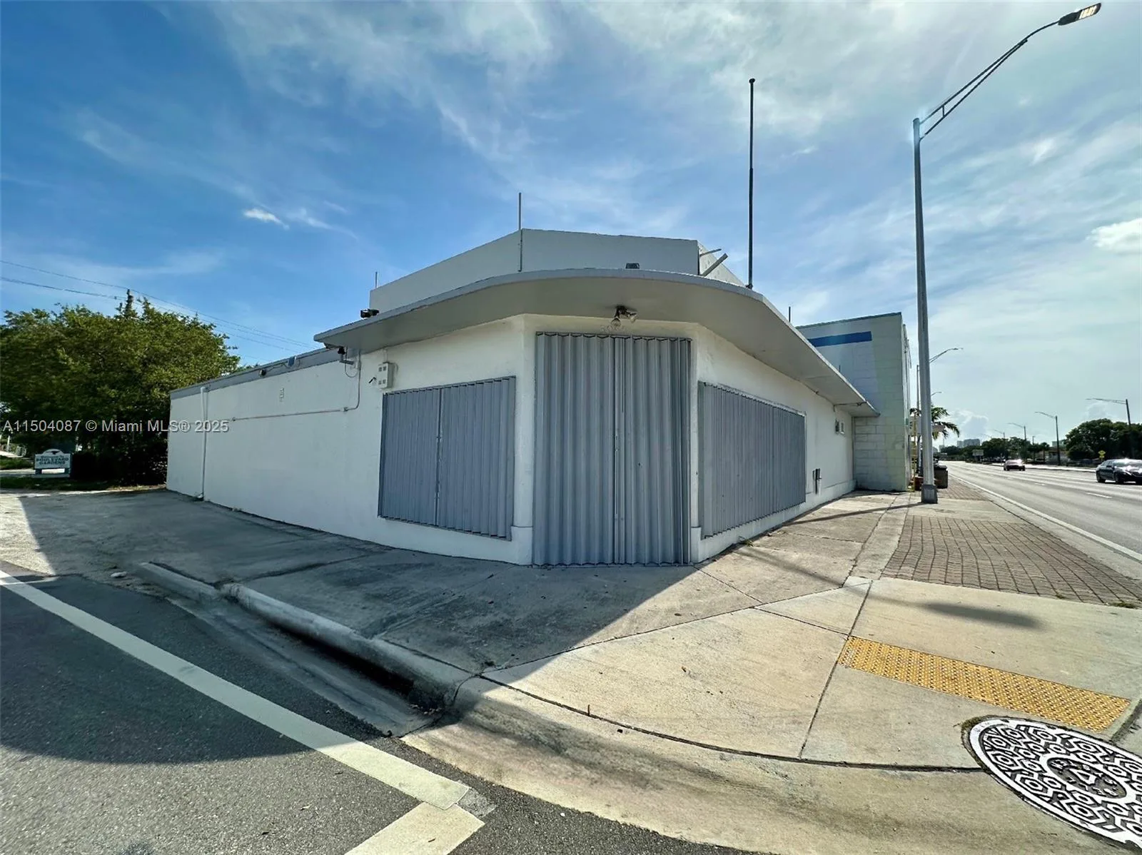 3045 W Broward Blvd, Fort Lauderdale, FL 33312 photo 2