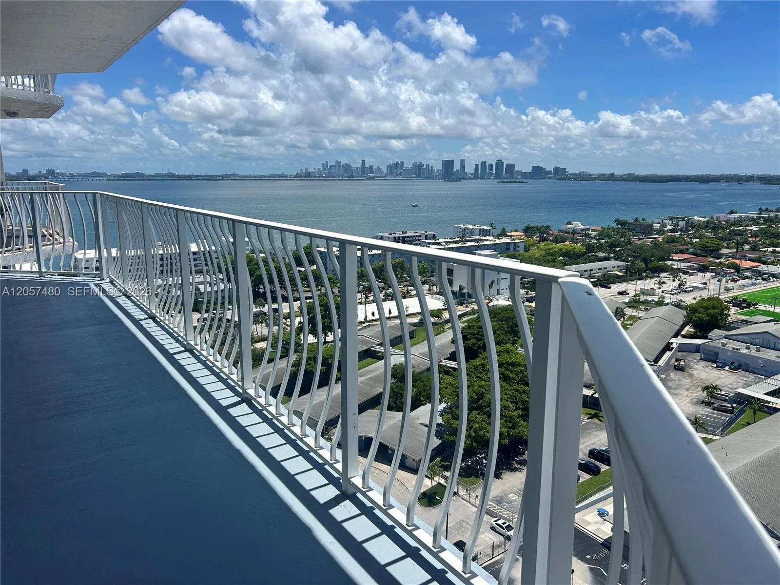 7601 E Treasure Dr # 2104, North Bay Village, FL 33141