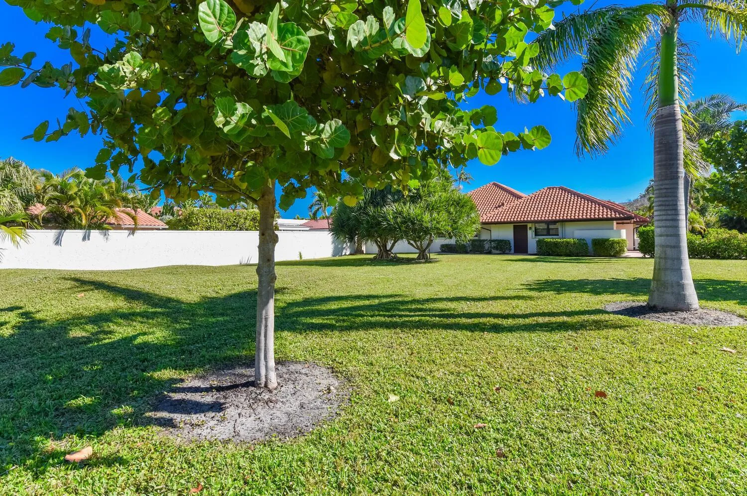 1469 Via Privada, Jupiter, FL 33477 photo 3