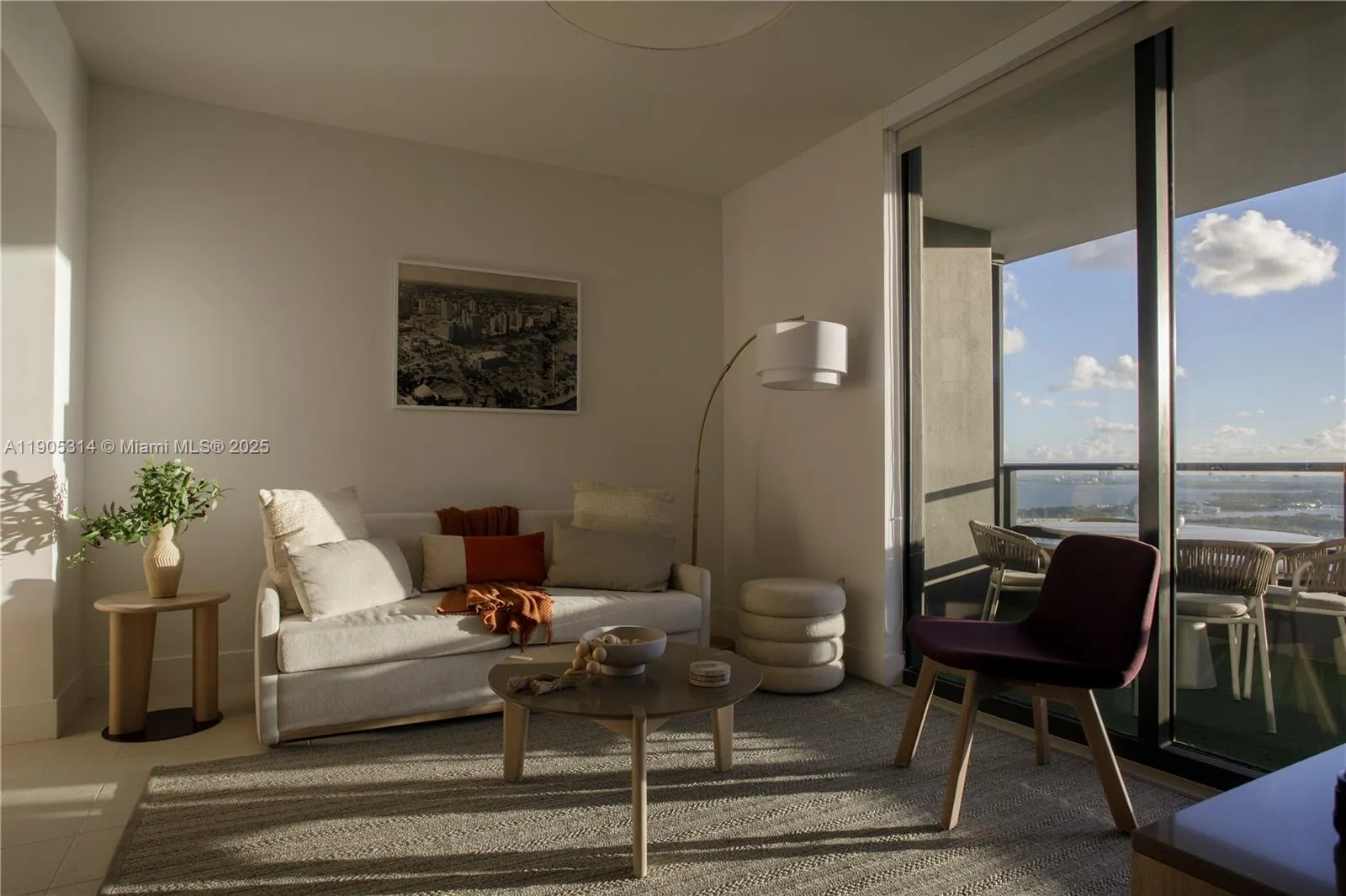 159 NE 6th St # 2816, Miami, FL 33132 photo 2