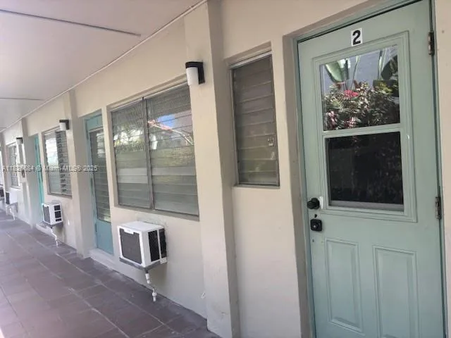 921 Meridian Ave # 2, Miami Beach, FL 33139 photo 2