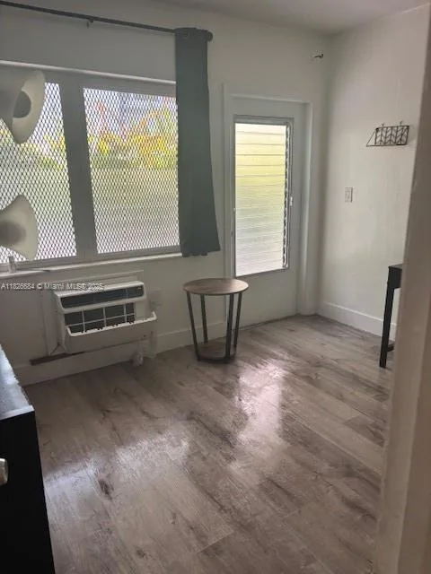 921 Meridian Ave # 2, Miami Beach, FL 33139 photo 6