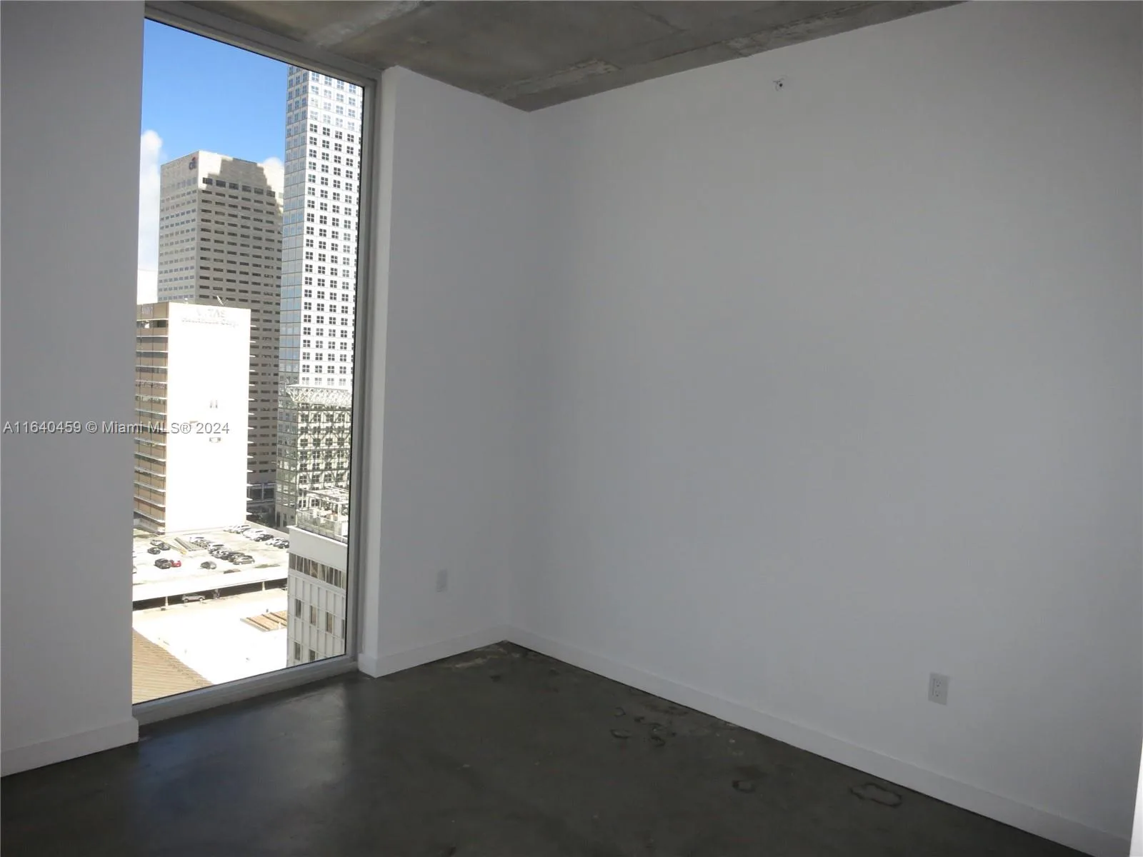 151 SE 1 St # 1902, Miami, FL 33131 photo 10