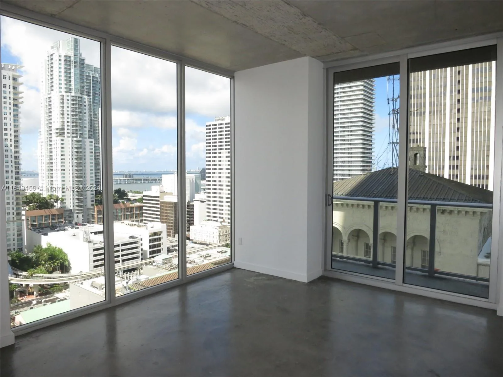 151 SE 1 St # 1902, Miami, FL 33131 photo 4