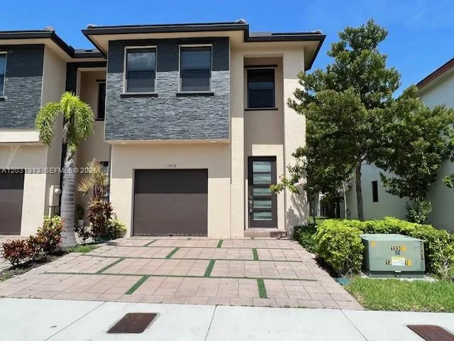 15818 NW 91st Ave # 15818, Miami Lakes, FL 33018 photo 2