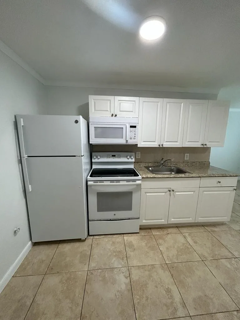 1119 NW 6TH Avenue # 4, Pompano Beach, FL 33060 photo 3