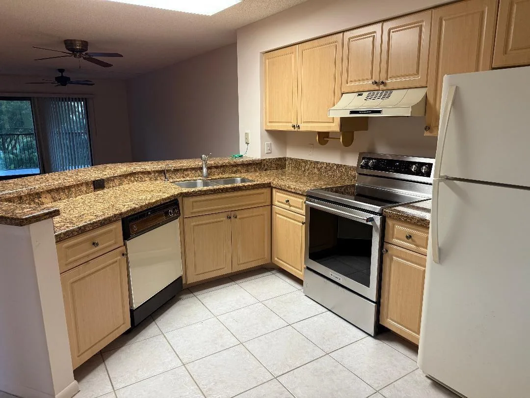 2205 S Cypress Bend Drive # 307, Pompano Beach, FL 33069