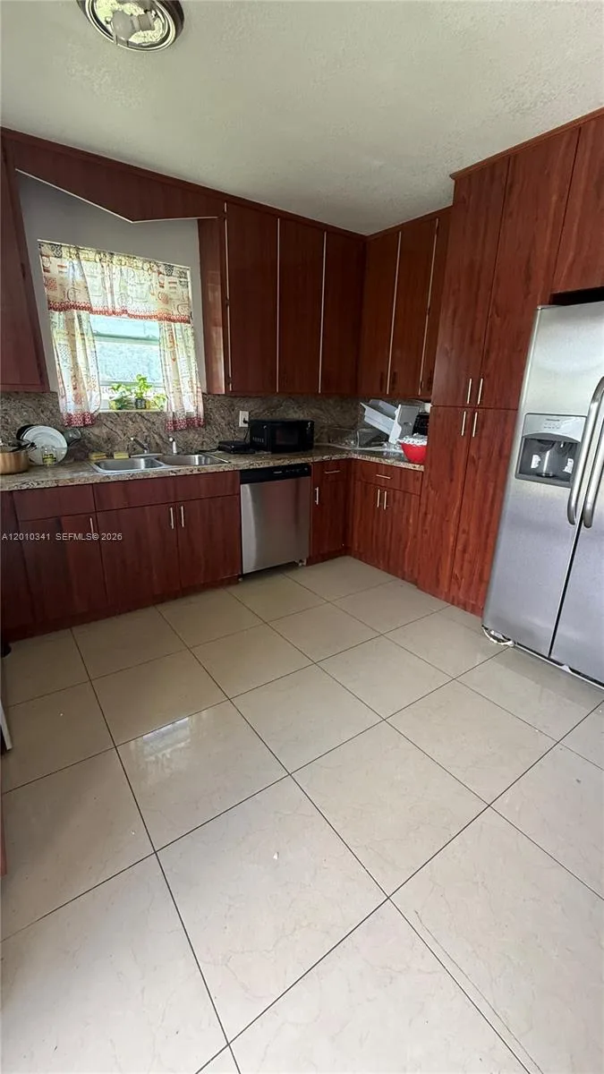 1334 NW 6th Ave, Florida City, FL 33034 photo 4