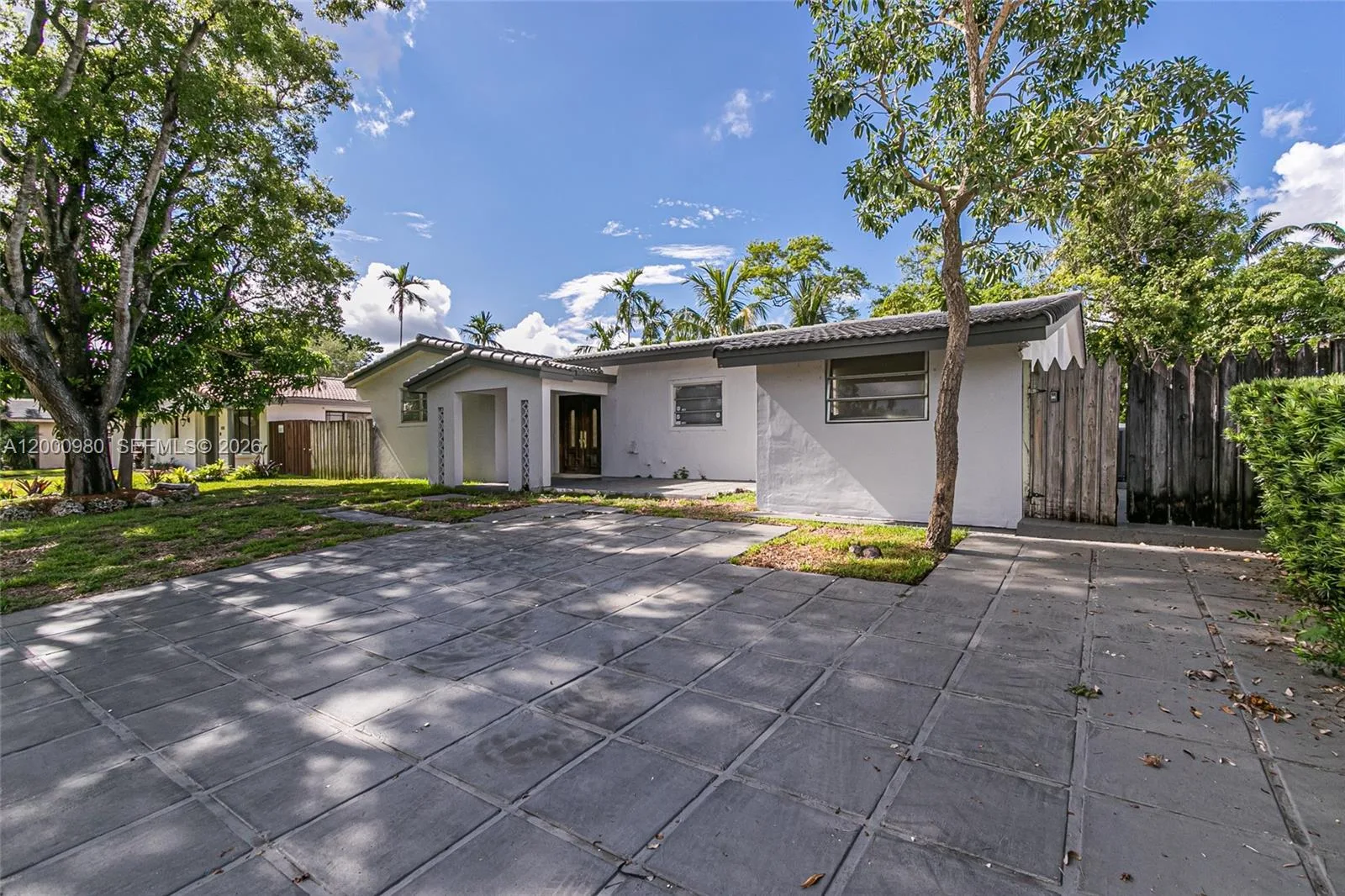 840 NE 182nd Ter, North Miami Beach, FL 33162 photo 3