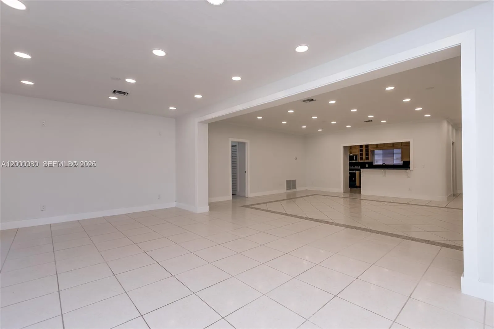 840 NE 182nd Ter, North Miami Beach, FL 33162 photo 9