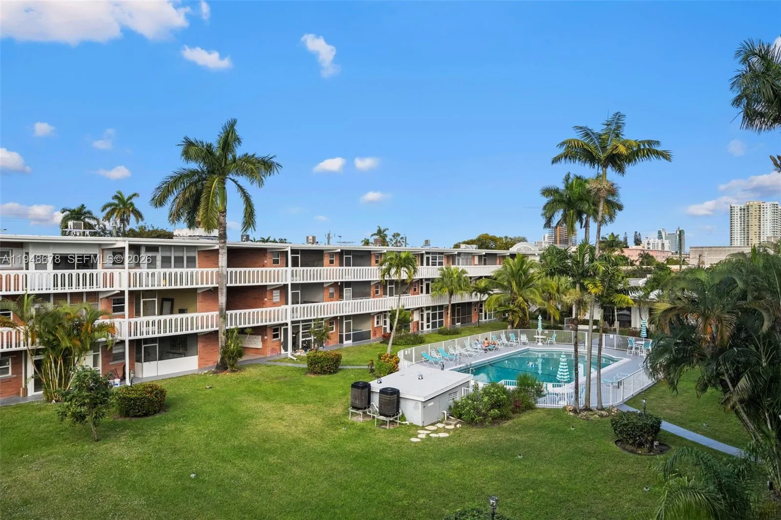 141 NE 10th Ave # 26C, Hallandale Beach, FL 33009