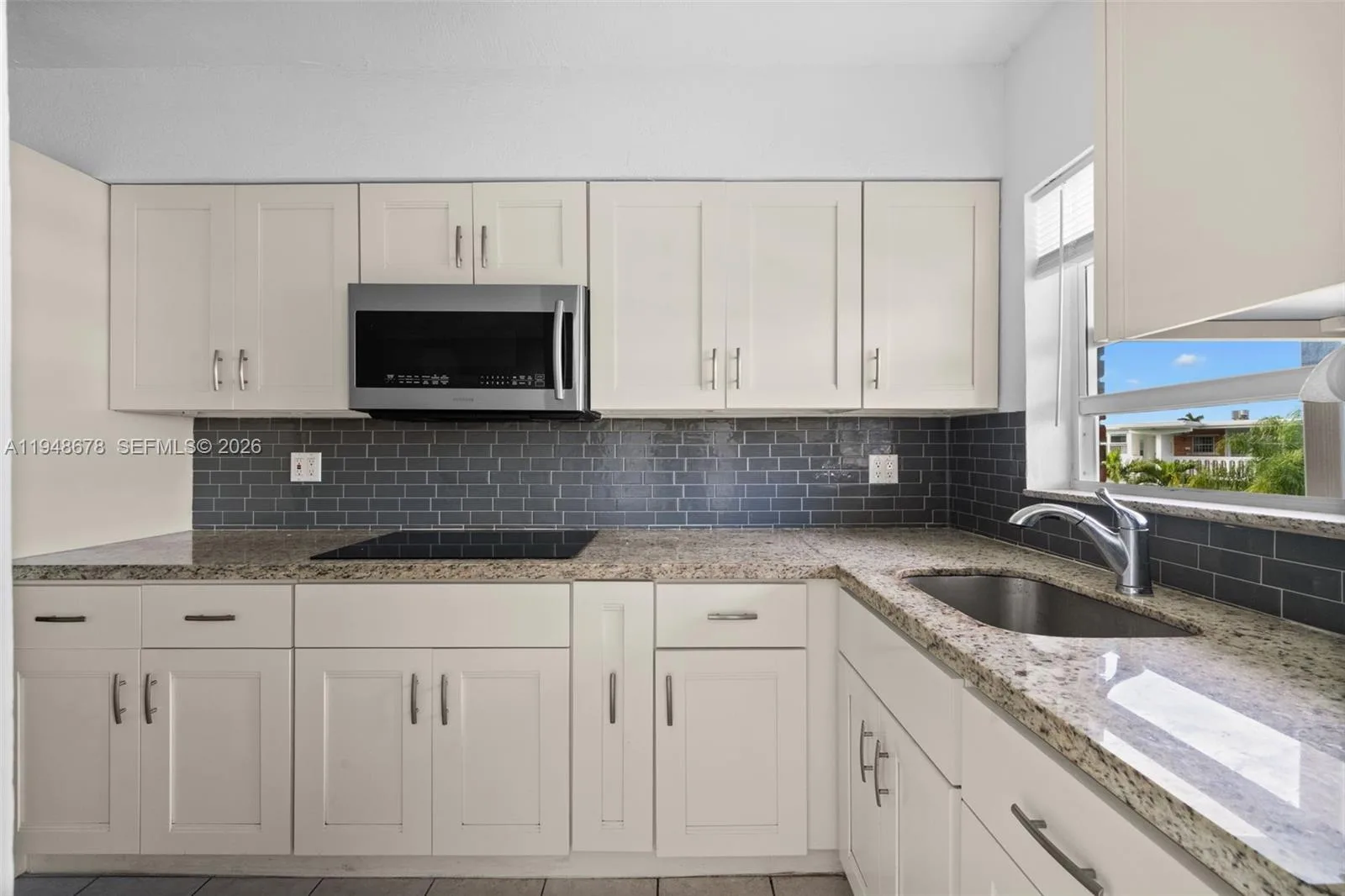141 NE 10th Ave # 26C, Hallandale Beach, FL 33009 photo 2