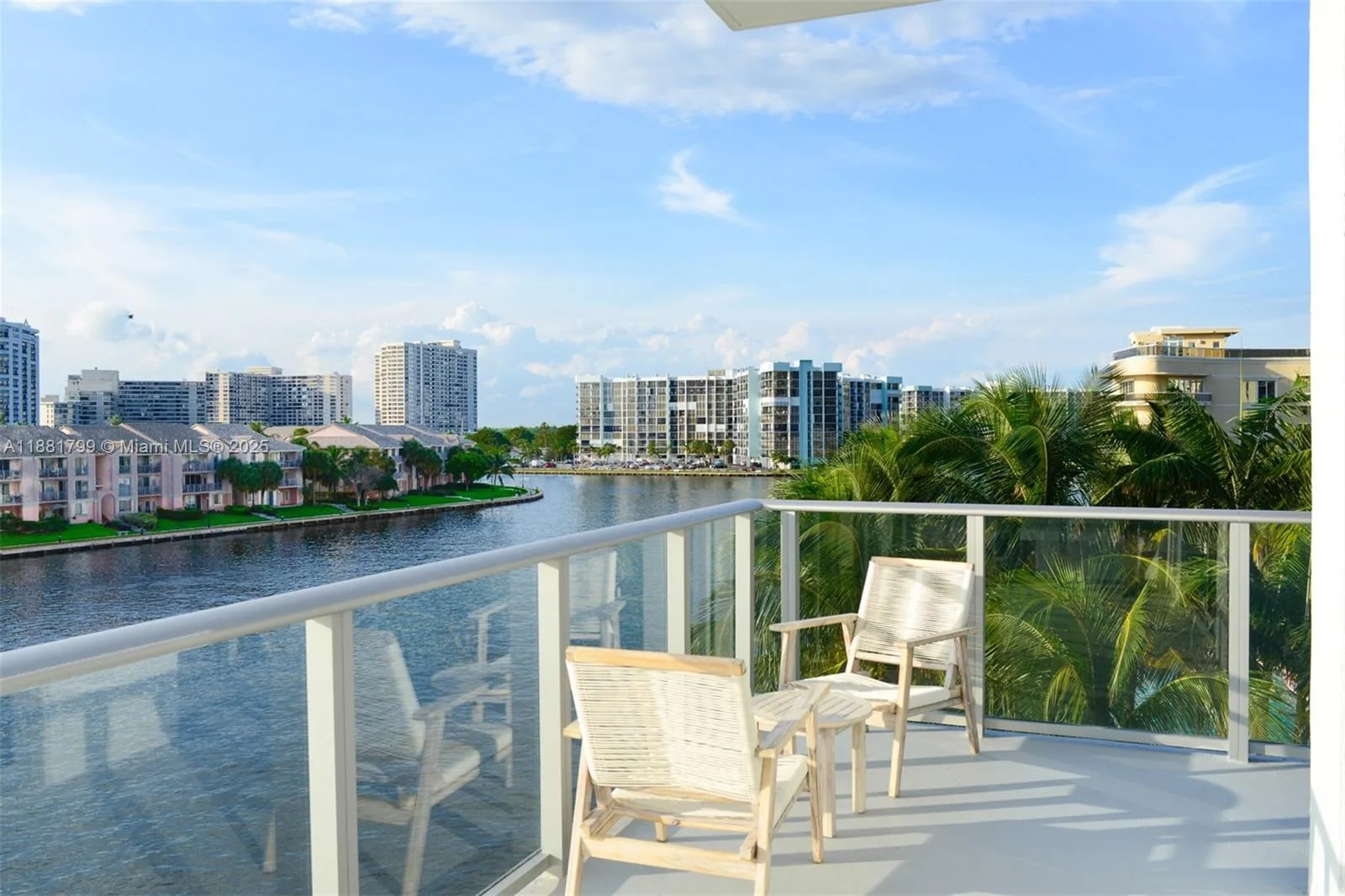 4010 S Ocean Dr # R302, Hollywood, FL 33019