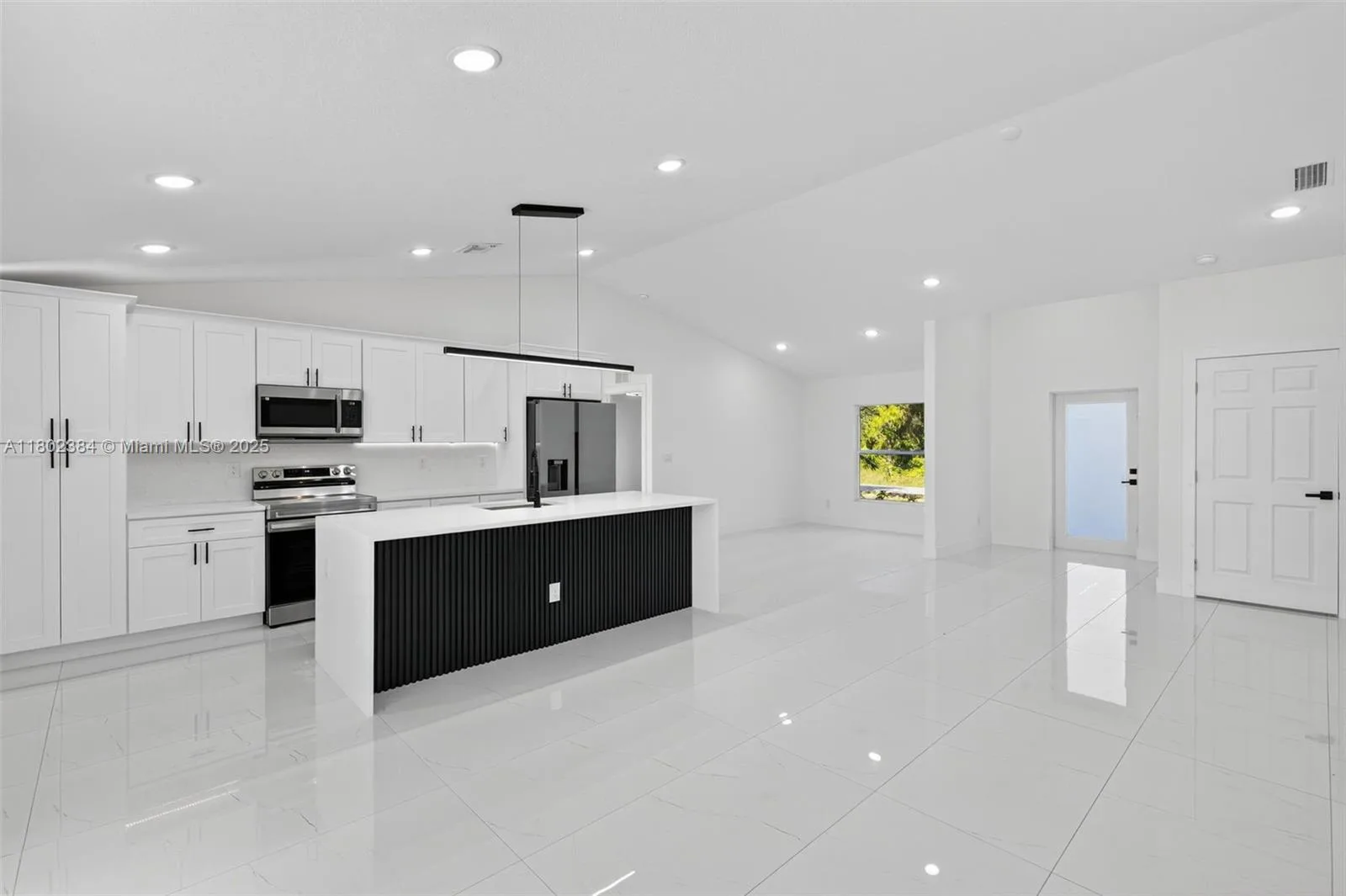 1108 Henry Ave, Lehigh Acres, FL 33972 photo 4