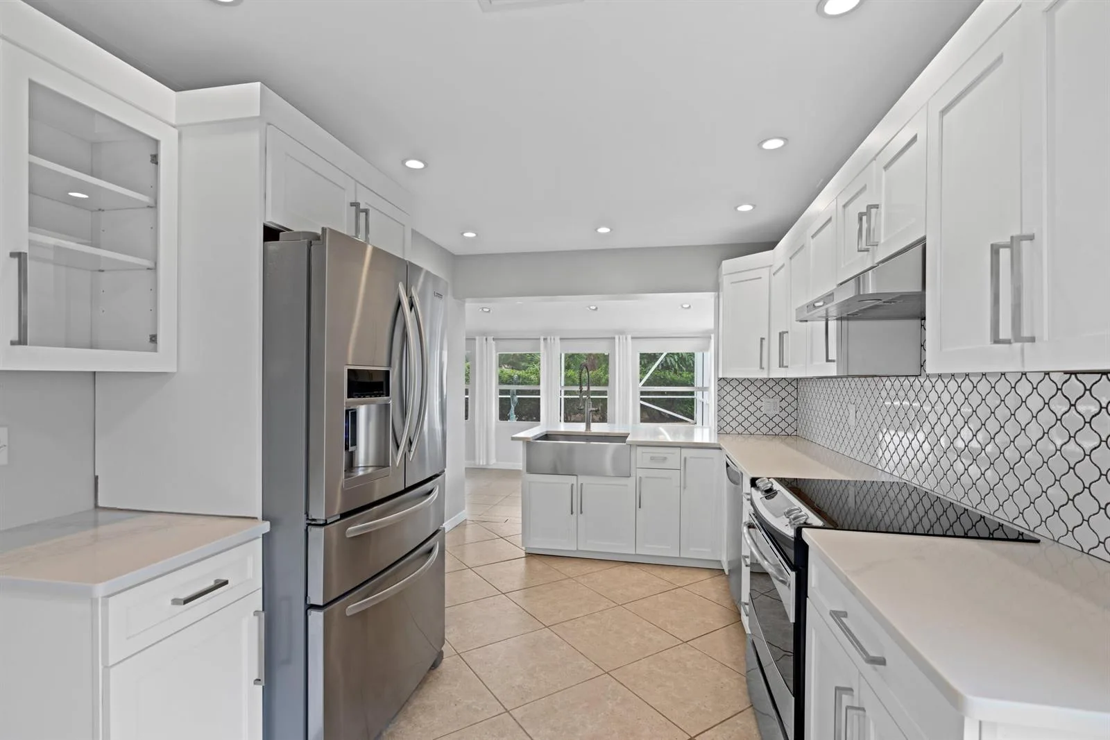 925 Foxpointe Circle, Delray Beach, FL 33445 photo 10