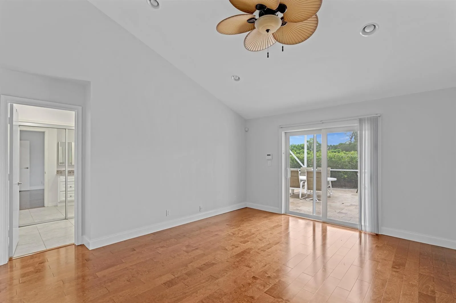 925 Foxpointe Circle, Delray Beach, FL 33445 photo 12
