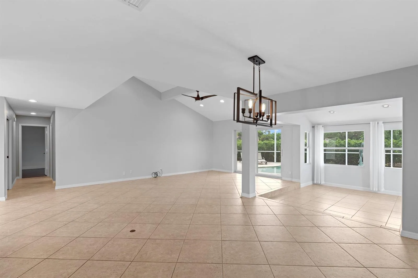 925 Foxpointe Circle, Delray Beach, FL 33445 photo 6