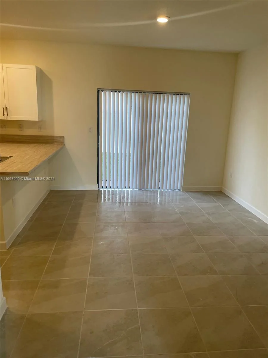 3415 W 112th Ter, Hialeah, FL 33018 photo 4