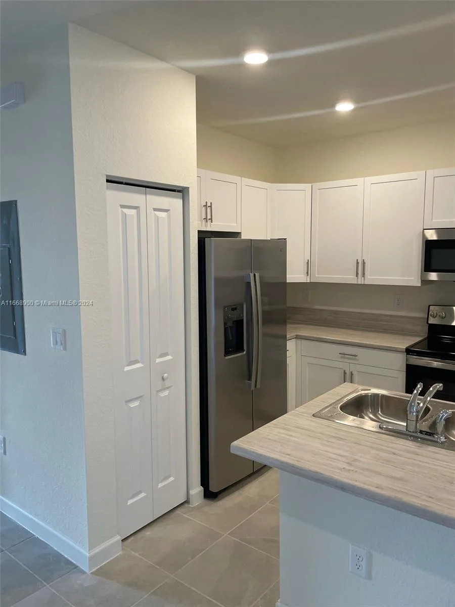 3415 W 112th Ter, Hialeah, FL 33018 photo 6