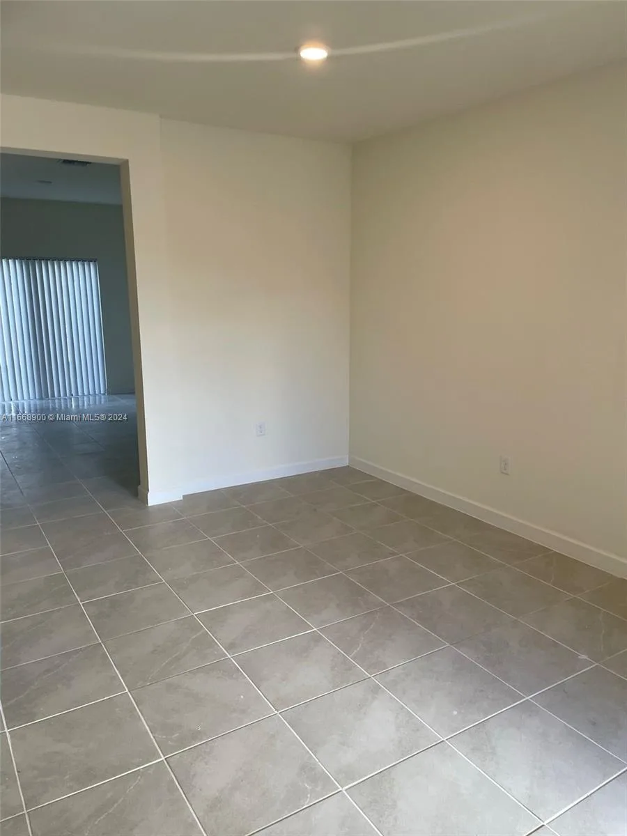 3415 W 112th Ter, Hialeah, FL 33018 photo 8
