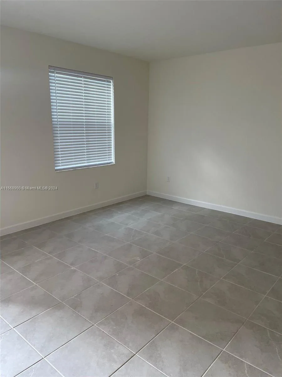 3415 W 112th Ter, Hialeah, FL 33018 photo 9