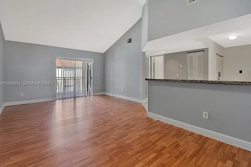 18830 NW 57th Ave # 304, Hialeah, FL 33015 photo 6