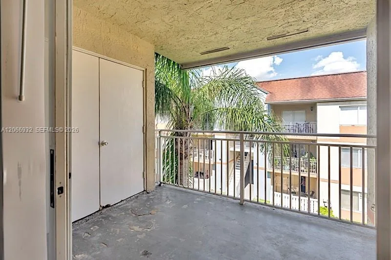18830 NW 57th Ave # 304, Hialeah, FL 33015 photo 8
