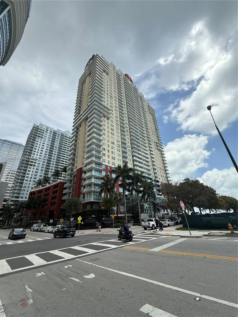 1155 Brickell Bay Dr # 1206, Miami, FL 33131